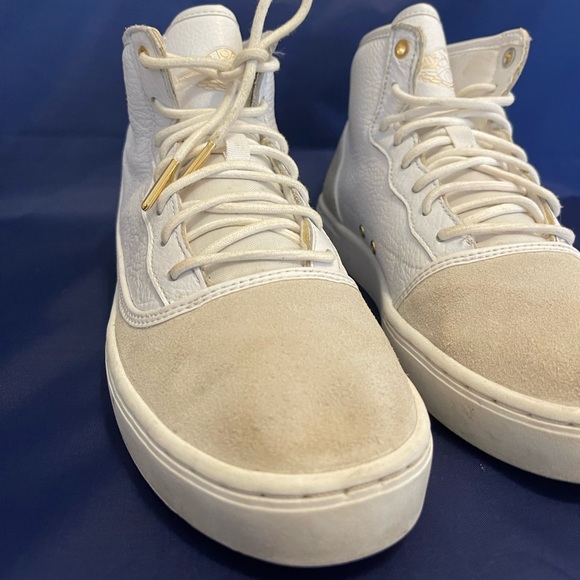 7.5 - Picture 4 of 11